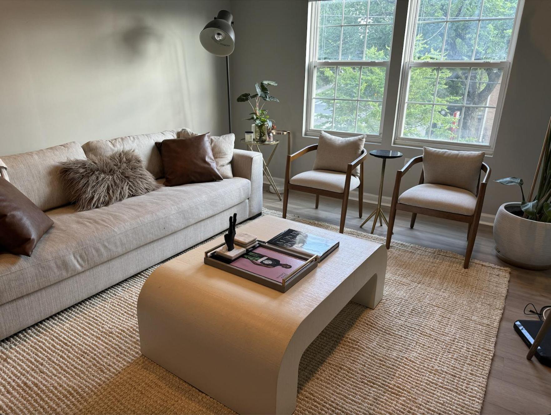 Spacious 3bd 2.5 Ba - 15 Min To Downtown/capitol *