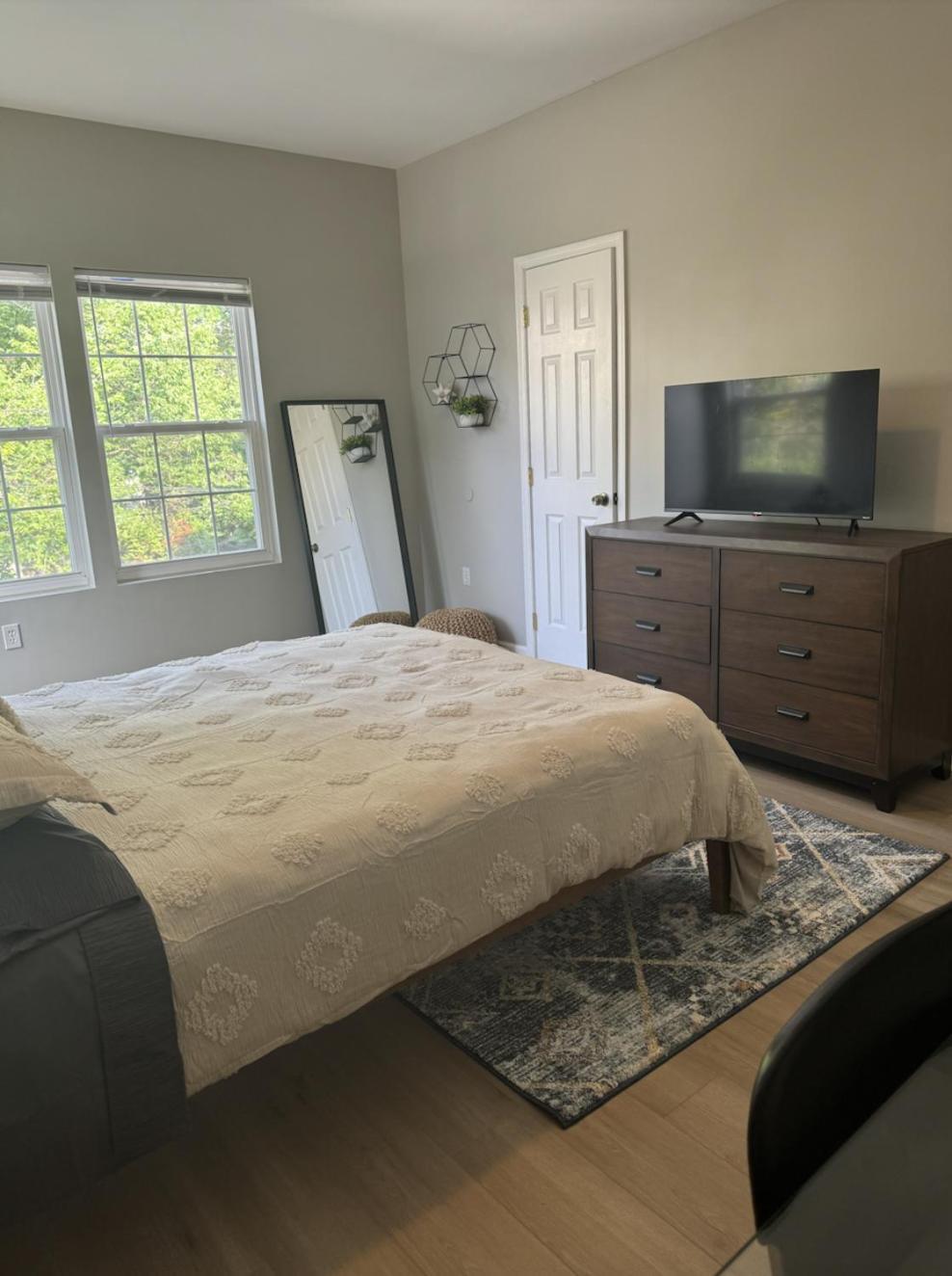 Villa Spacious 3bd 2.5 Ba - 15 Min To Downtown/capitol *